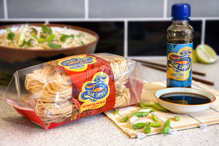 東亞食品品牌藍(lán)龍(Blue Dragon)視覺識別和包裝設(shè)計